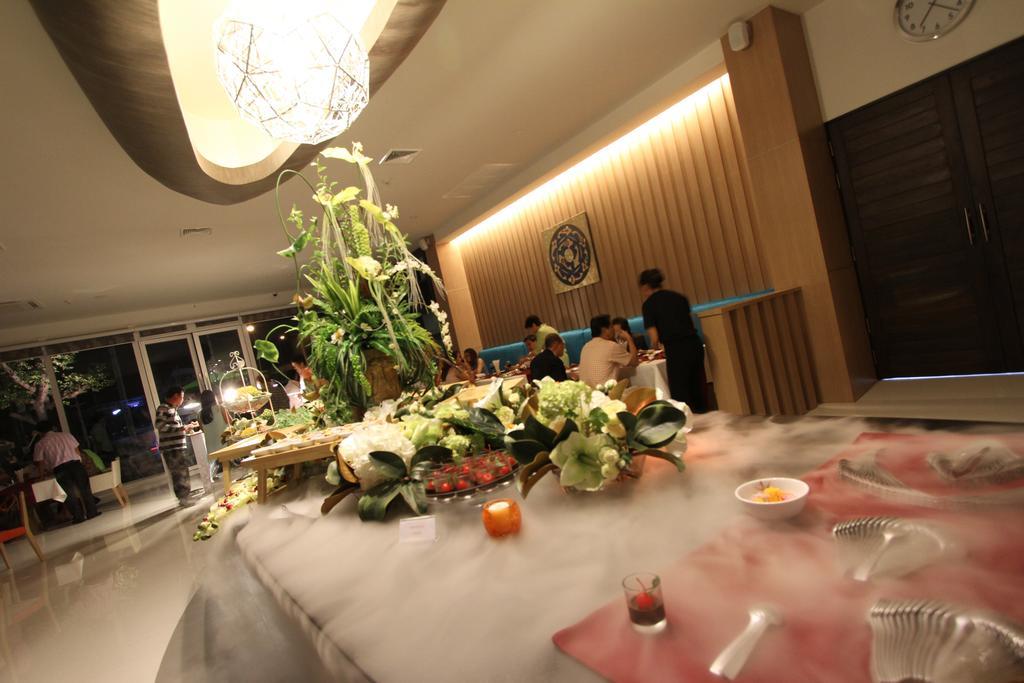 42C The Chic Hotel Nakhon Sawan Eksteriør billede