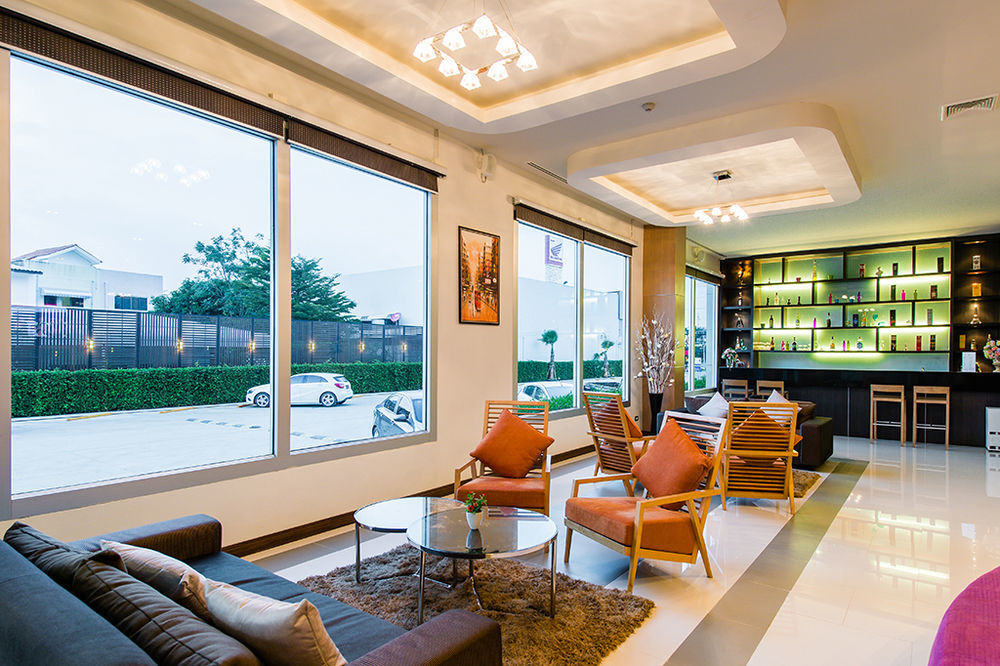42C The Chic Hotel Nakhon Sawan Eksteriør billede