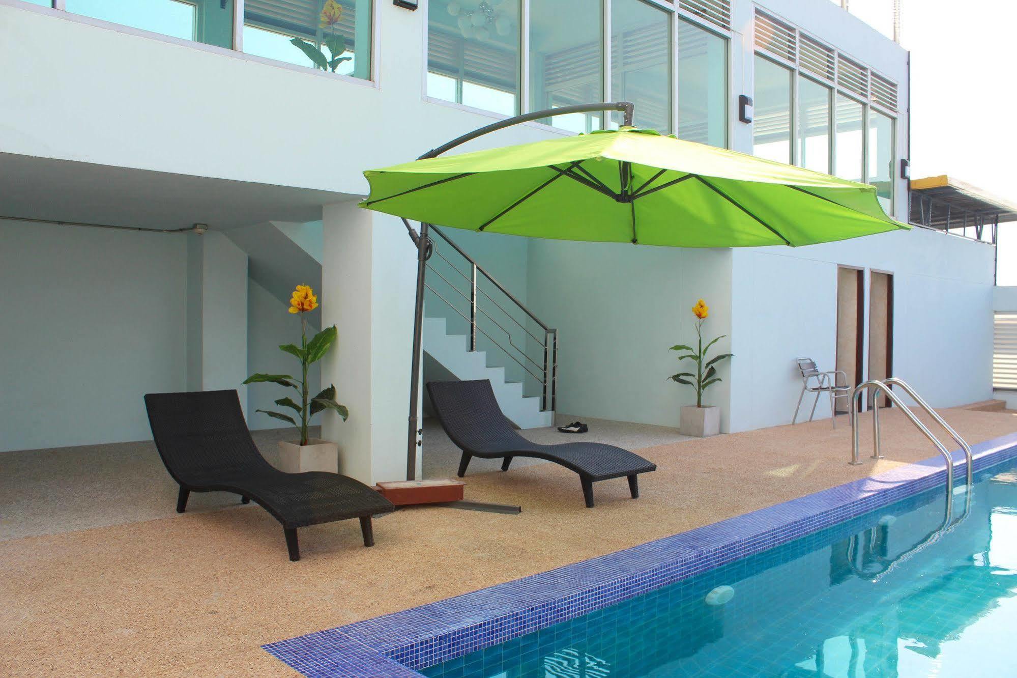 42C The Chic Hotel Nakhon Sawan Eksteriør billede