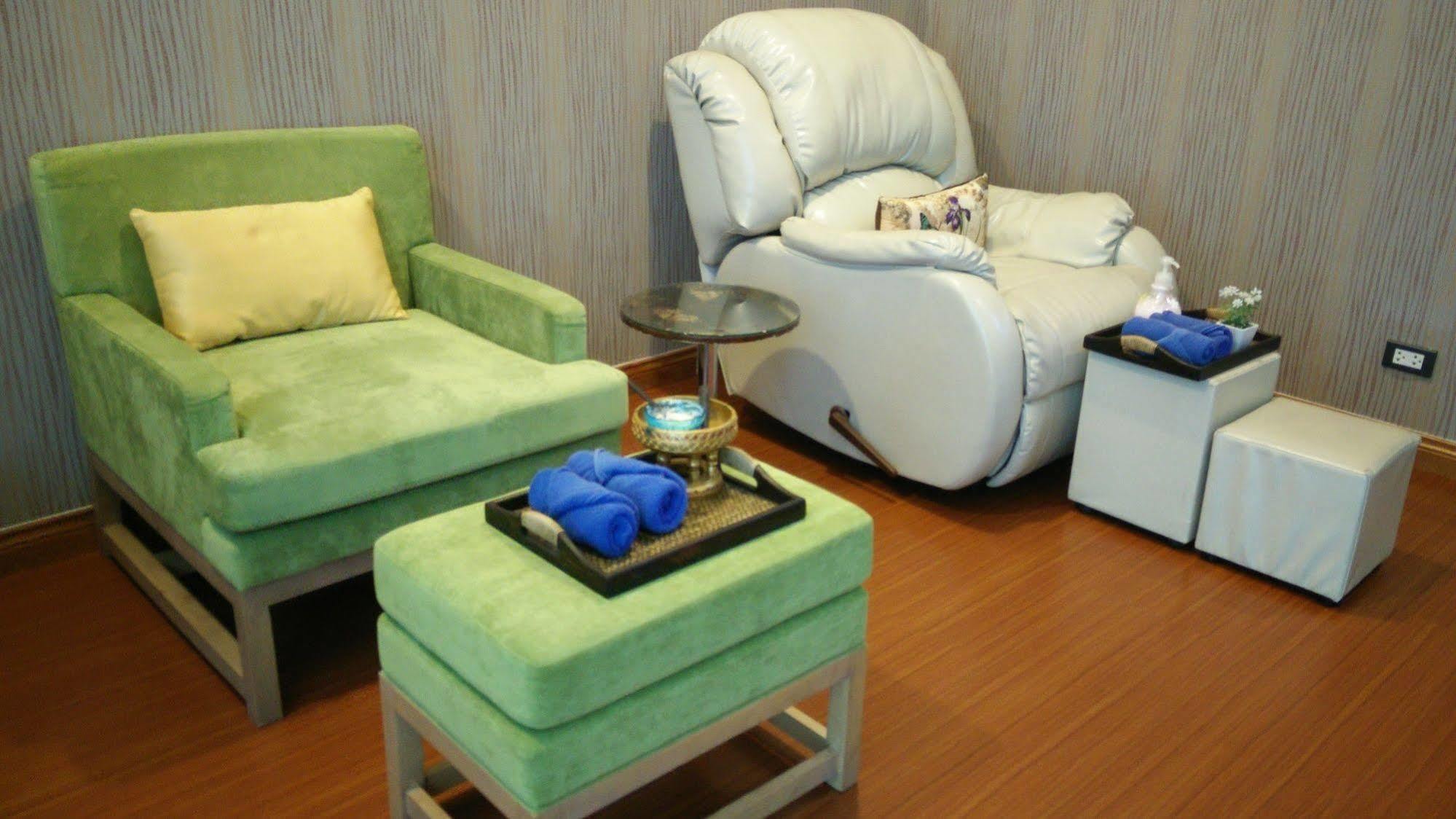 42C The Chic Hotel Nakhon Sawan Eksteriør billede